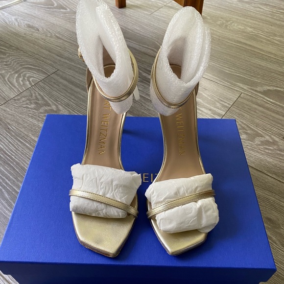 Stuart Weitzman Nudistcurve 100 Sandal in Platino Gold Size 7.5 - Picture 5 of 8